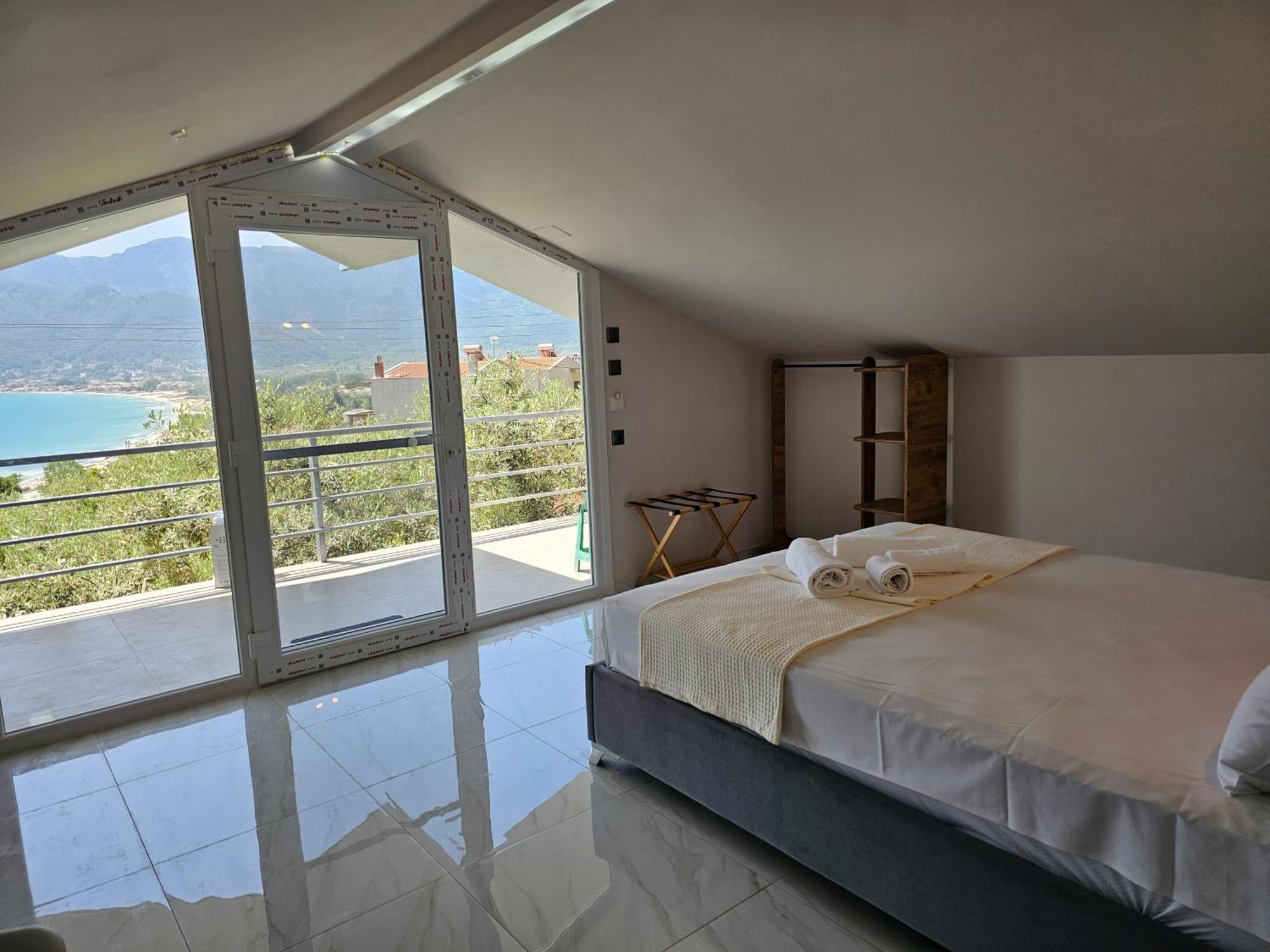Nature Lovers-golden Apartment